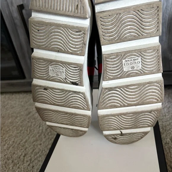 Gucci Black and Red Sneakers - Picture 4 of 4